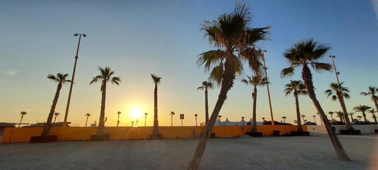 Le Barcares Logement Climatise Pour 6 Personnes, Draps Et Serviettes Non Fournis Air-Conditioned Accommodation For 6 People, Sheets And Towels Not Provided Alojamiento Con Aire Acondicionado Para 6 Personas, Sabanas Y Toallas No Incluidas Bagian luar foto