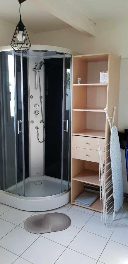Le Barcares Logement Climatise Pour 6 Personnes, Draps Et Serviettes Non Fournis Air-Conditioned Accommodation For 6 People, Sheets And Towels Not Provided Alojamiento Con Aire Acondicionado Para 6 Personas, Sabanas Y Toallas No Incluidas Bagian luar foto