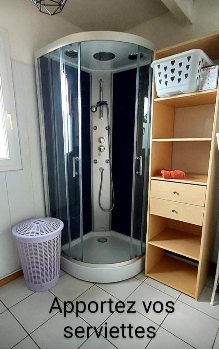 Le Barcares Logement Climatise Pour 6 Personnes, Draps Et Serviettes Non Fournis Air-Conditioned Accommodation For 6 People, Sheets And Towels Not Provided Alojamiento Con Aire Acondicionado Para 6 Personas, Sabanas Y Toallas No Incluidas Bagian luar foto